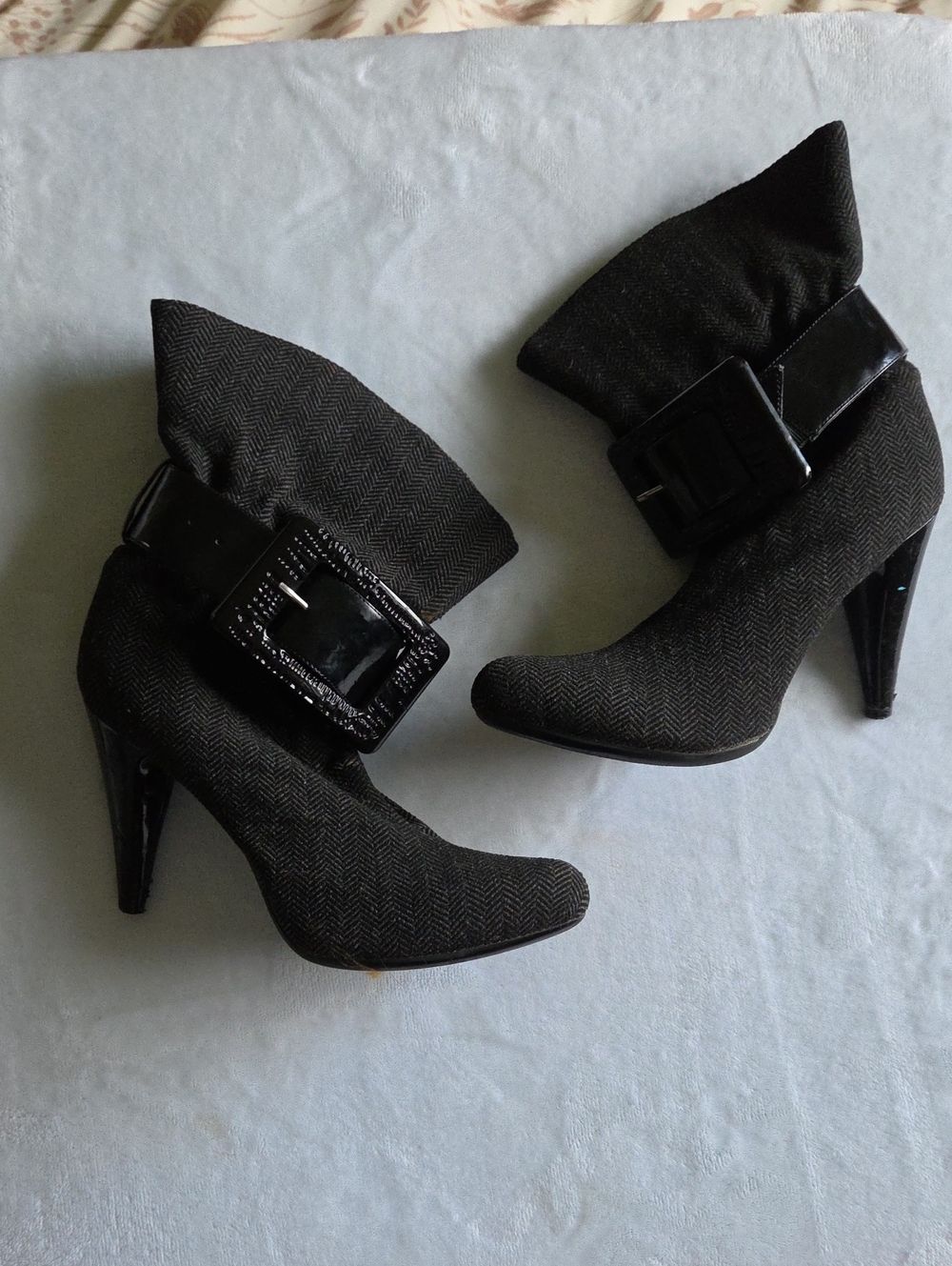 Jessica Simpson Black Herringbone Buckled Ankle Platform Heels